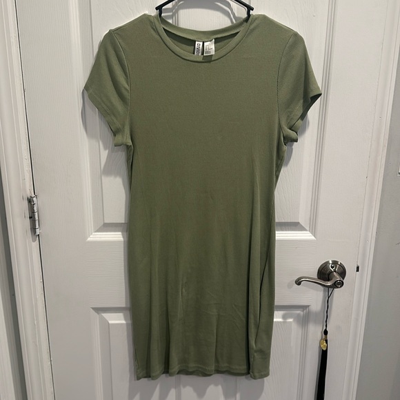 Green t shirt dress - Picture 1 of 1